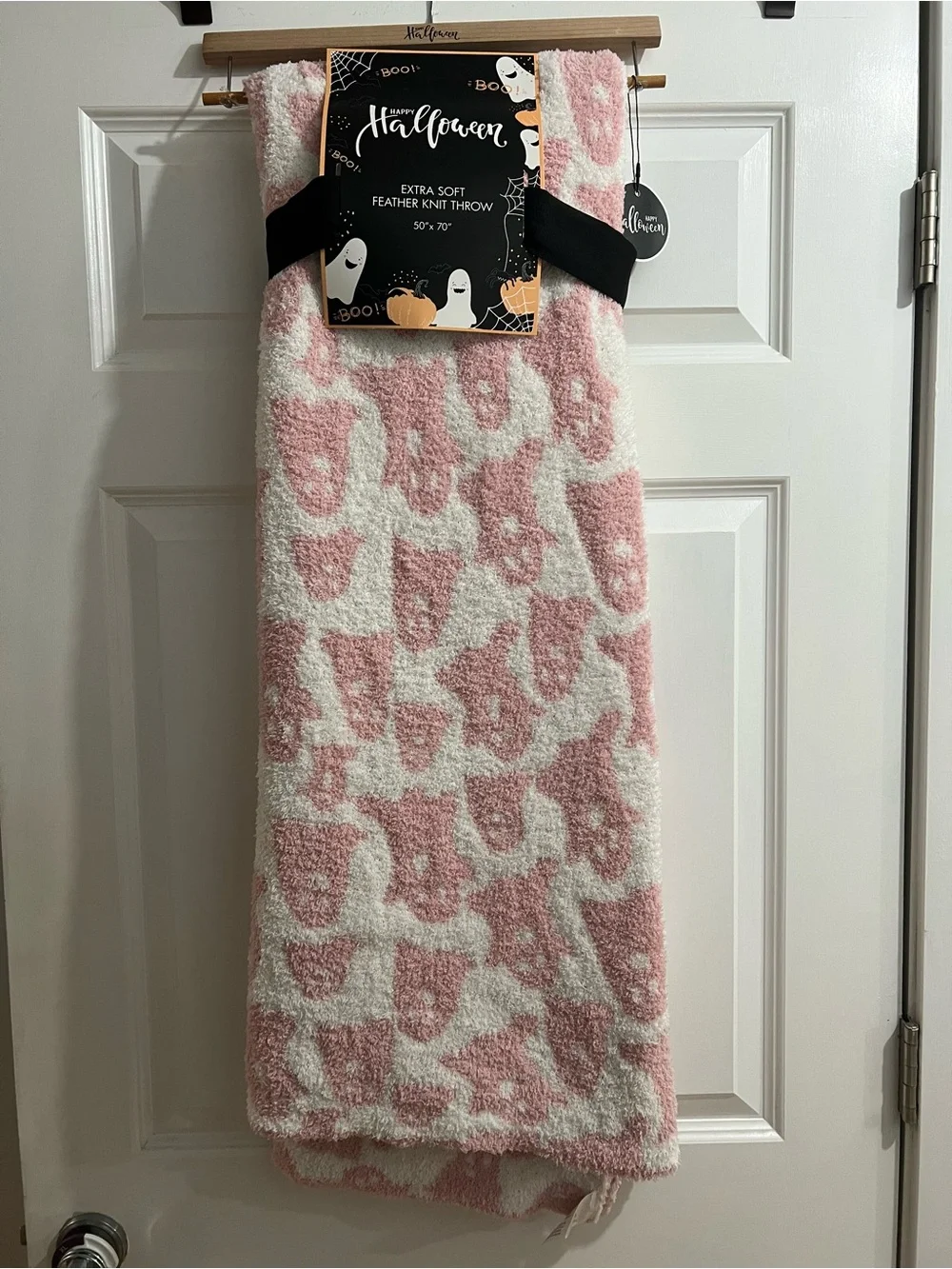 Halloween Ghost Feather Knit Throw Blanket - Pink & White -